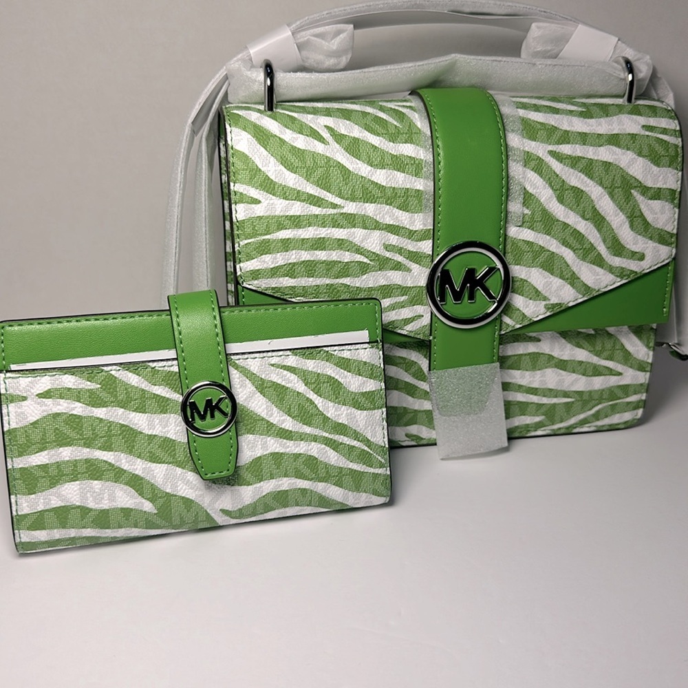 Michael Kors Greenwich Small Green Zebra Animal Print Crossbody Bag & Wallet Set - Picture 14 of 16